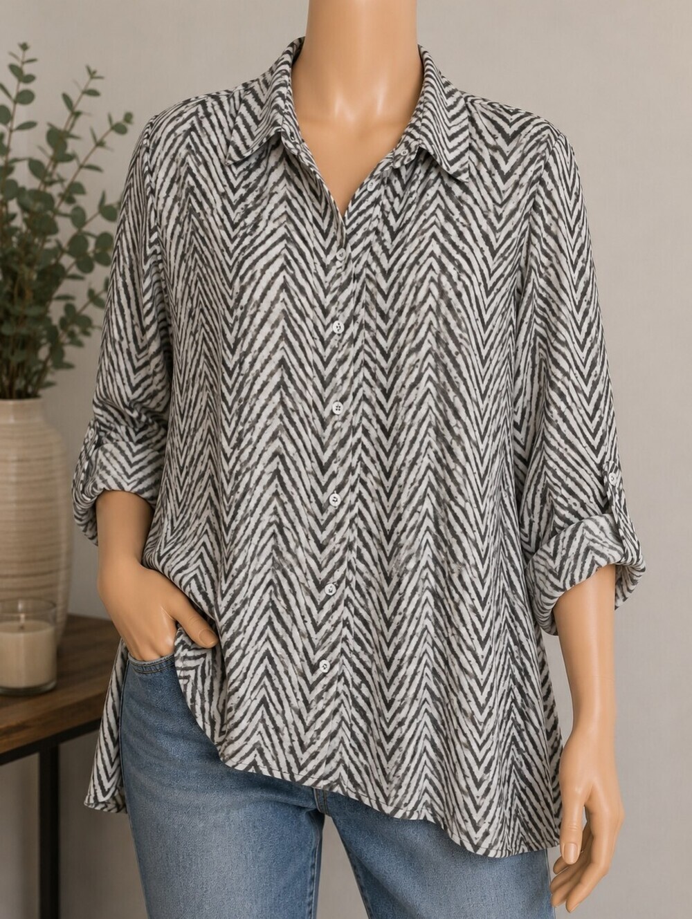 Cristina B Black White Chevron Print Button Up Blouse Large Flowy Top